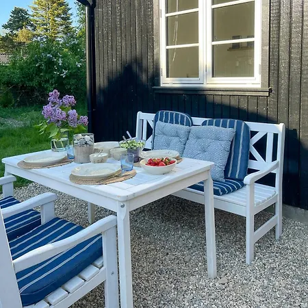 Summer House With Sauna Near Udsholt Feriehus