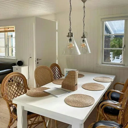 Summer House With Sauna Near Udsholt Feriehus *