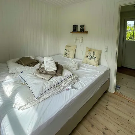 בית נופש Summer House With Sauna Near Udsholt *